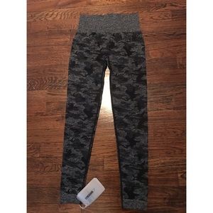 GYMSHARK NWT Camo Seamless